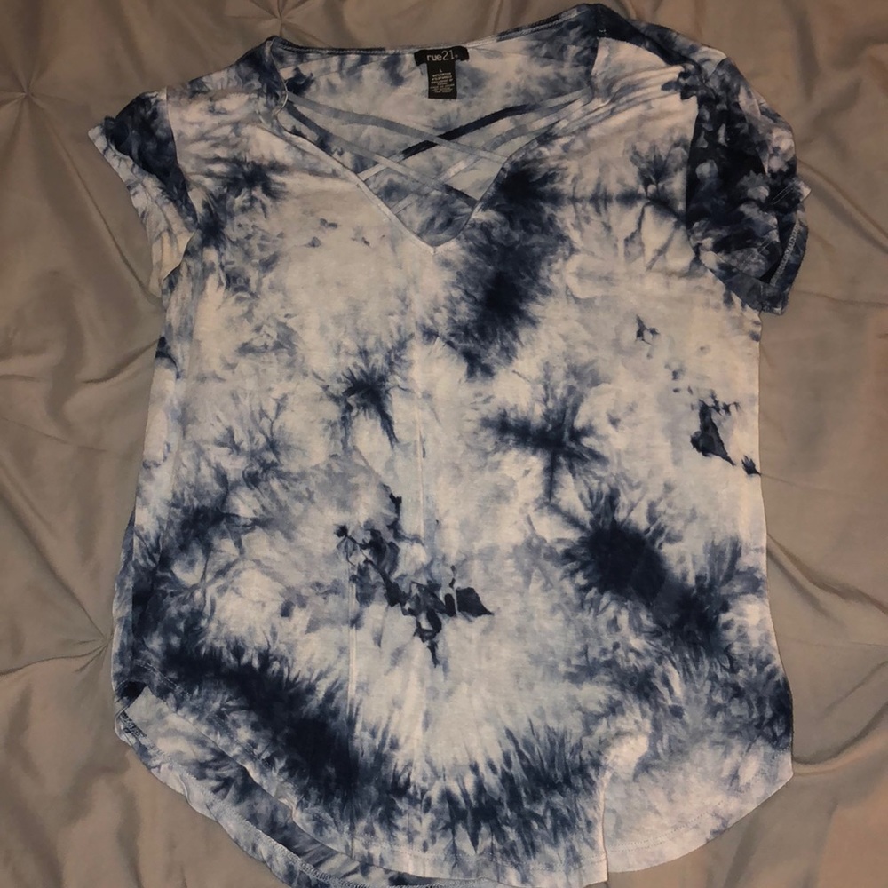 blue t shirt